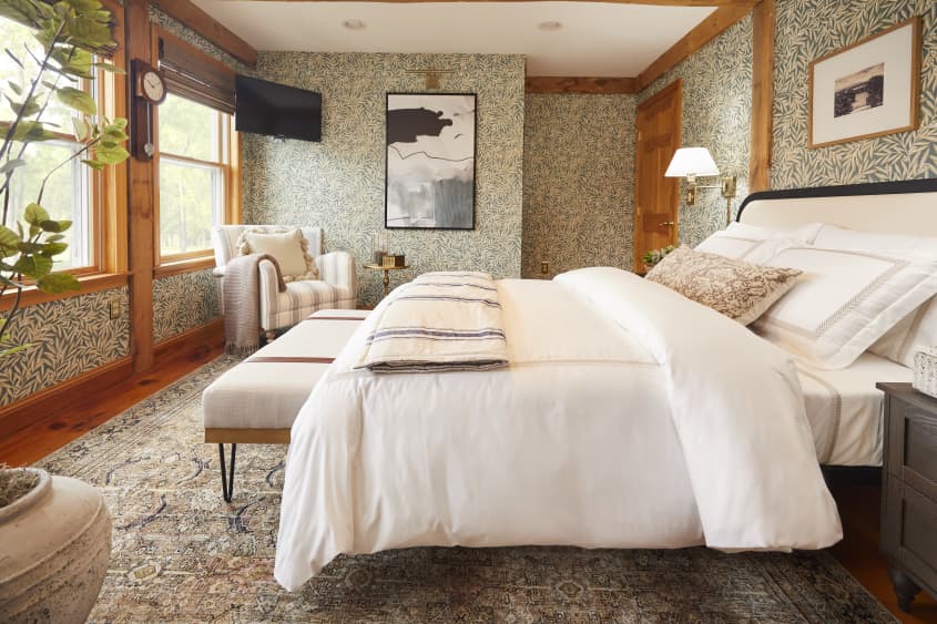 5 Decorating Ideas to Steal from The Home Depot and Vrbo's Lake Front